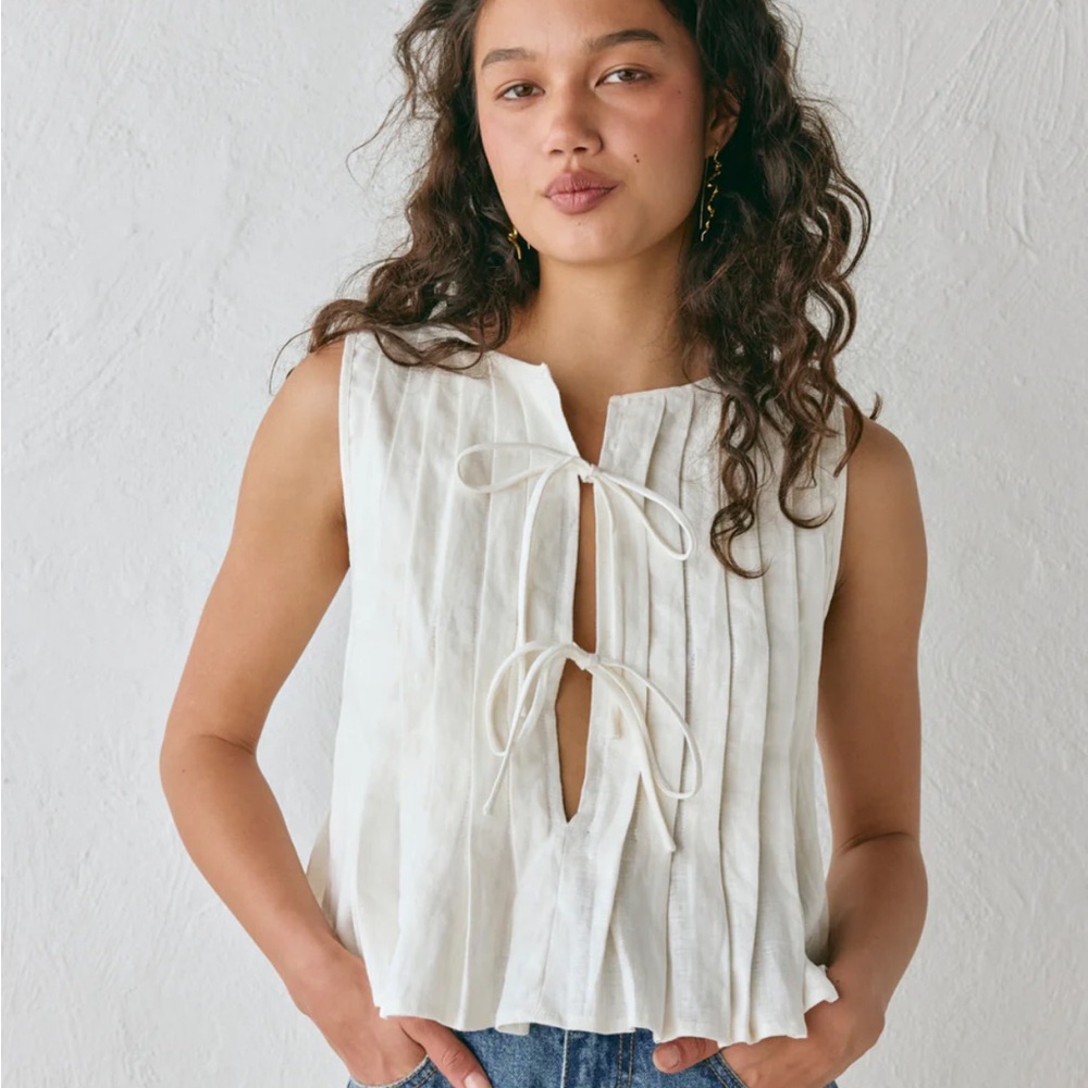 VRG GRL Valeria Linen Top NWT